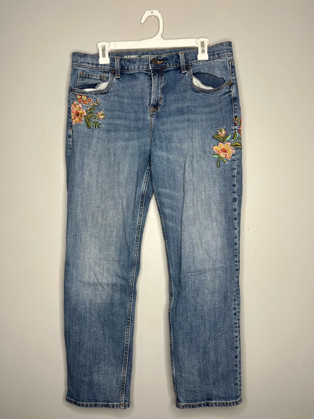 Old Navy Light Blue Boyfriend Straight Leg Jeans w Floral Embroidery